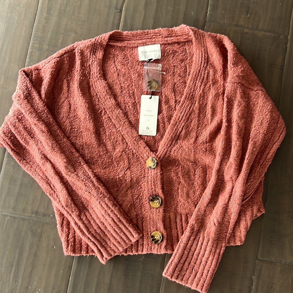 **FREE SHIPPING** Dusty pink cardigan sweater